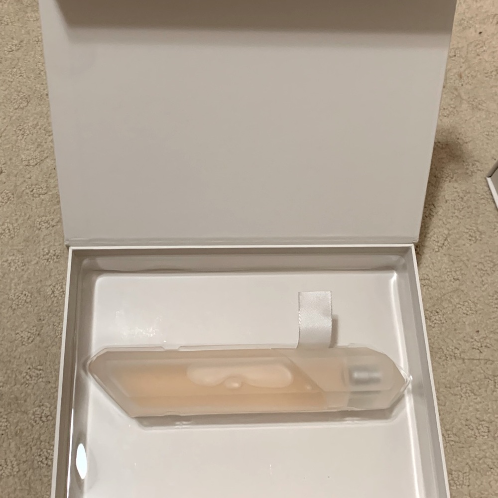 KKW CRYSTAL GARDENIA OUD FRAGRANCE